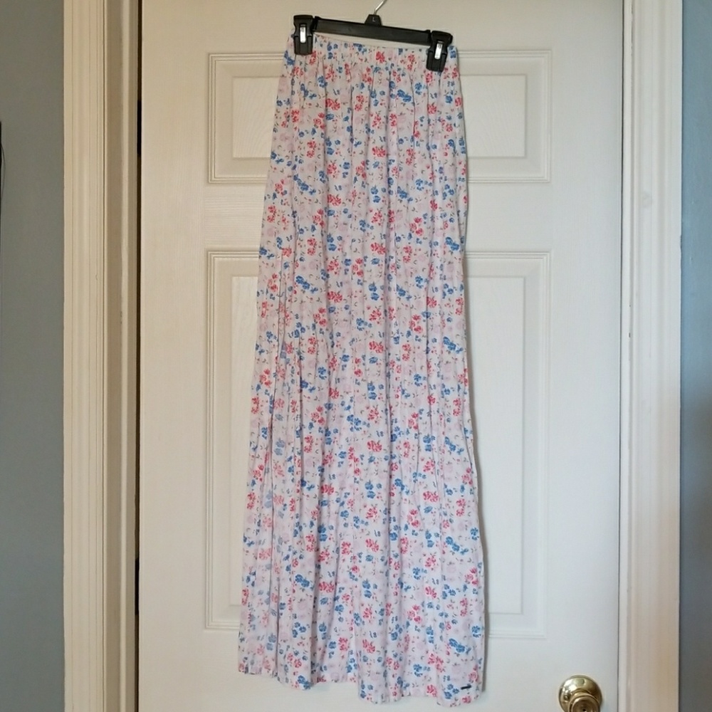 Hollister Maxi skirt
